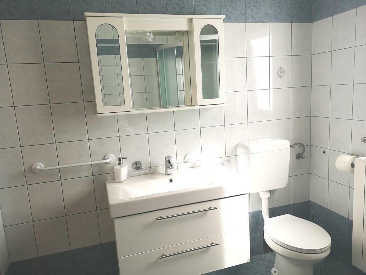 Apartments Alenka By The Sea Labin  Room photo